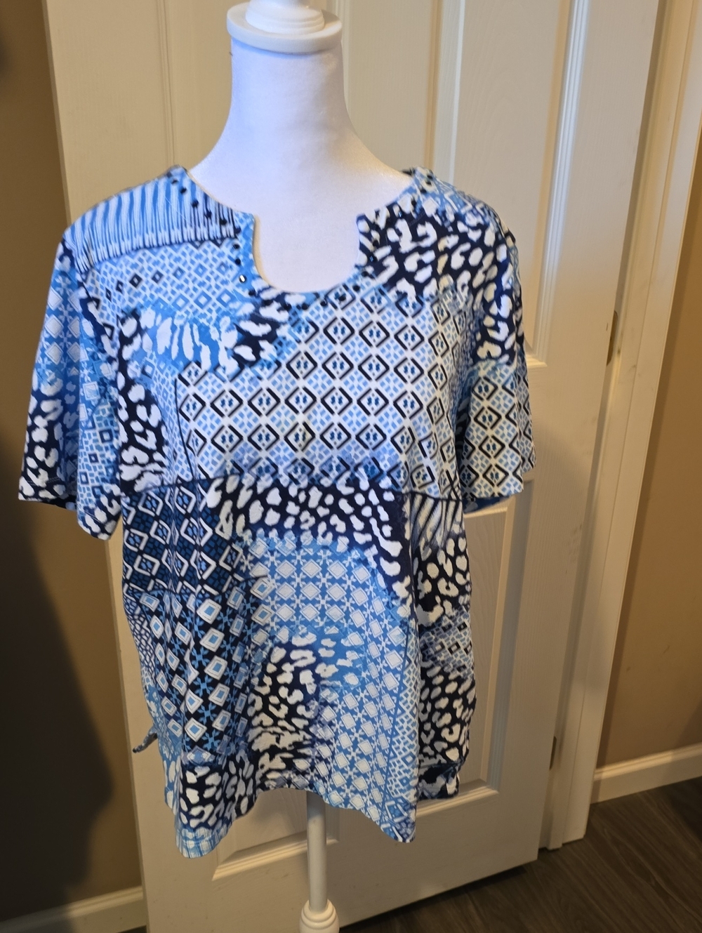Alfred Dunner Blue and White Patchwork Print Short Sleeve Top
